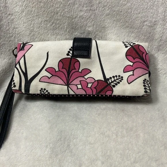 Floral Pink and Black Wristlet Clutch from Roxy - Picture 2 of 15